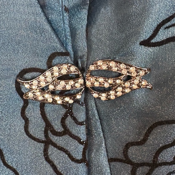 R & M Richards Blue Organza Evening Jacket with Black Velvet Like Floral Pattern - Picture 7 of 11